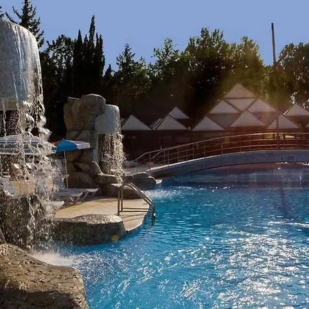 Magnolia منتزه العطل البينا